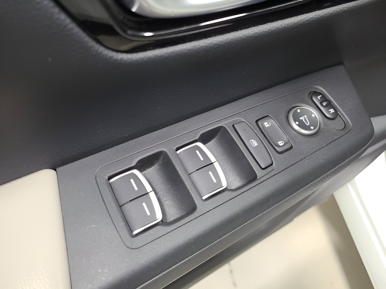 Used 2023 Honda CR-V EX-L image 22