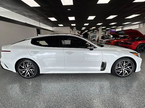 Used 2022 Kia Stinger GT-Line w/ Sun & Sound Package RWD image 6