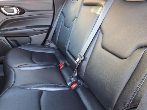 Used 2026 Jeep Compass Limited image 7