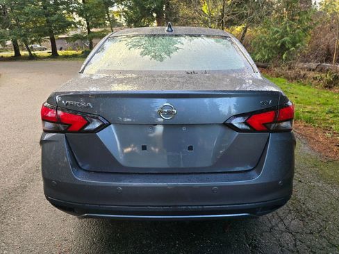 Used 2021 Nissan Versa SV image 4