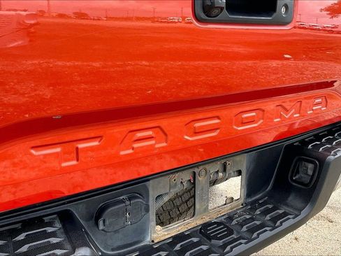 Used 2017 Toyota Tacoma TRD Off-Road w/ Tow Package (A/T) AWD/4WD image 16