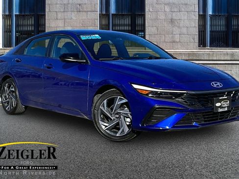 Used 2025 Hyundai Elantra Sport image 1