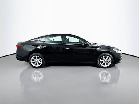 Used 2022 Nissan Altima 2.5 SV w/ SV Premium Package AWD/4WD image 6