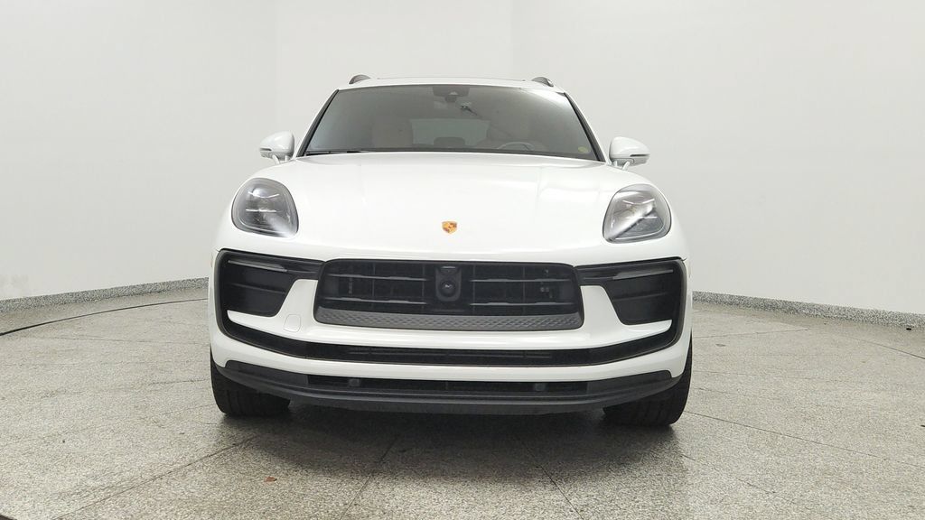 Used 2022 Porsche Macan AWD/4WD image 8