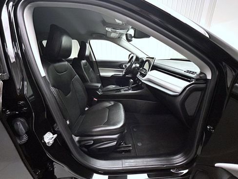 Used 2022 Jeep Compass Limited image 15