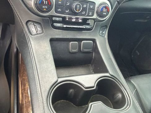 Used 2017 Chevrolet Suburban LT image 33