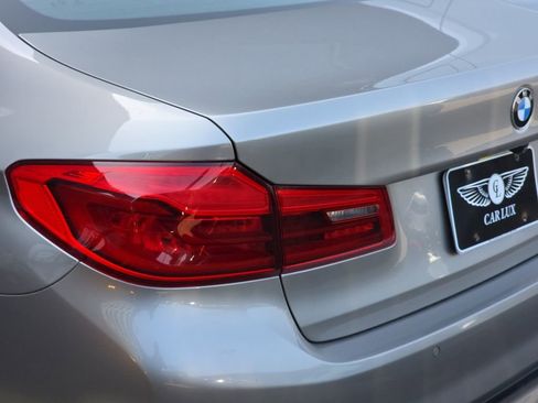 Used 2019 BMW 530i w/ Convenience Package RWD image 32