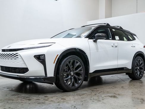 New 2026 Toyota Crown Signia Limited image 3