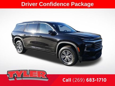 Used 2026 Chevrolet Traverse LT w/ Driver Confidence Package AWD/4WD image 1