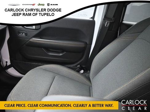 Used 2025 Jeep Wrangler Sahara image 26