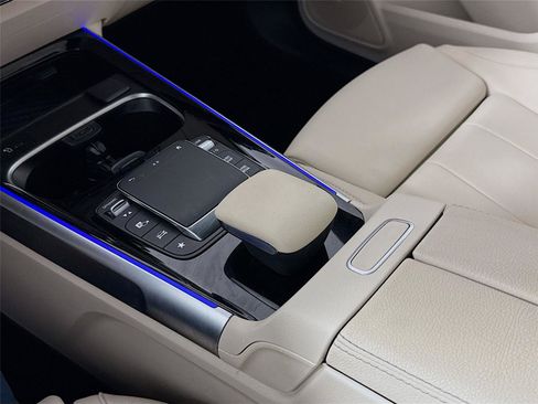 Used 2023 Mercedes-Benz EQB 250+ image 8