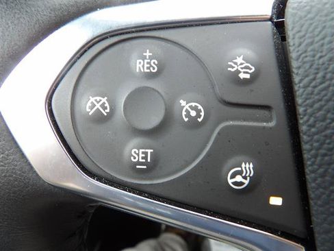 Used 2022 Chevrolet Traverse LT w/ LT Premium Package FWD image 19
