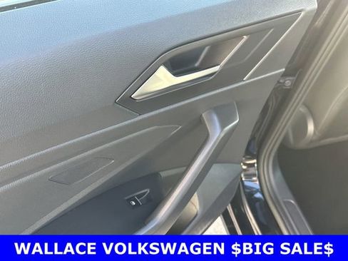 Certified 2024 Volkswagen Jetta SE image 12