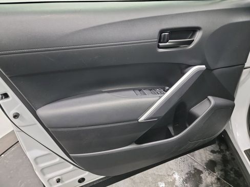 Used 2023 Toyota Corolla Cross SE image 13