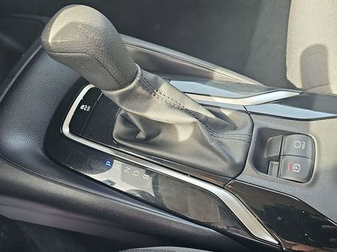 Used 2022 Toyota Corolla LE image 16