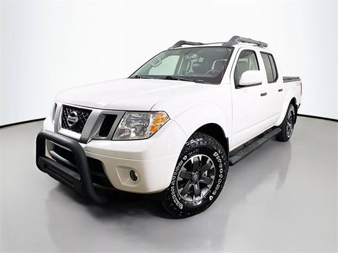 Used 2021 Nissan Frontier PRO-4X w/ Pro-4x Utility Package image 5
