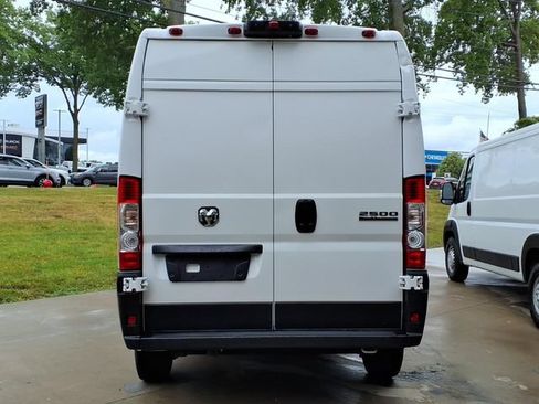 Used 2025 RAM ProMaster 2500 w/ Convenience Group FWD image 6