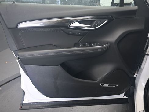 Used 2024 Buick Envision Preferred image 17