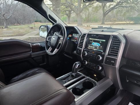 Used 2015 Ford F150 Platinum w/ FX4 Off-Road Package image 31