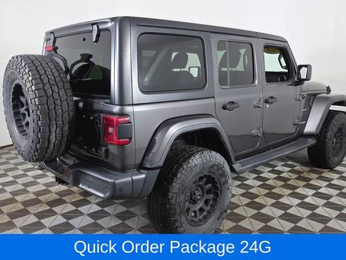 Used 2018 Jeep Wrangler Unlimited Sahara AWD/4WD image 9