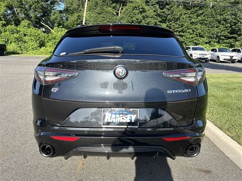 Used 2024 Alfa Romeo Stelvio Veloce image 7
