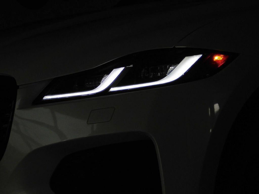 Used 2023 Jaguar F-PACE S AWD/4WD image 12