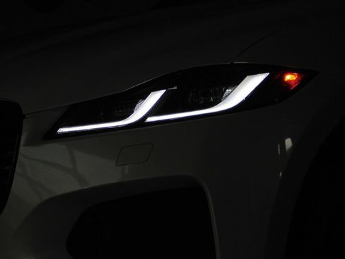 Used 2023 Jaguar F-PACE S AWD/4WD image 12
