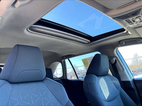 Used 2022 Toyota RAV4 XLE image 22