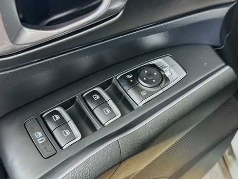 Used 2025 Kia Sorento EX image 19