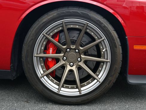 Used 2016 Dodge Challenger SRT Hellcat RWD image 13