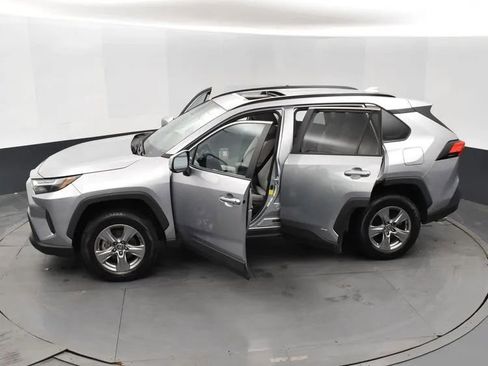 Used 2022 Toyota RAV4 XLE w/ Convenience Package AWD/4WD image 7