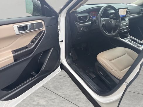 Used 2020 Ford Explorer XLT w/ Equipment Group 202A image 36