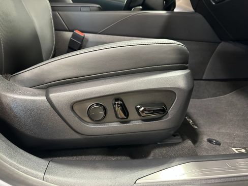 Used 2025 Lexus RX 350 FWD w/ Technology Package image 41