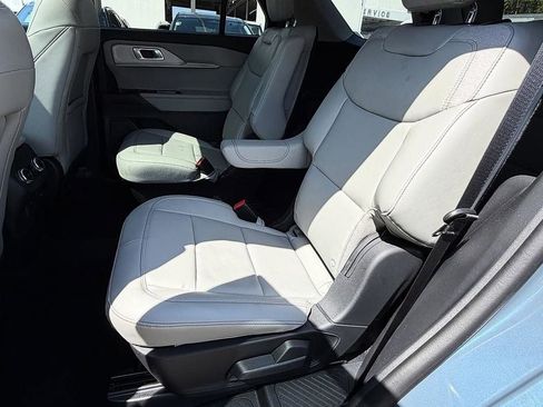 Used 2025 Ford Explorer Active w/ Active Comfort Package AWD/4WD image 38