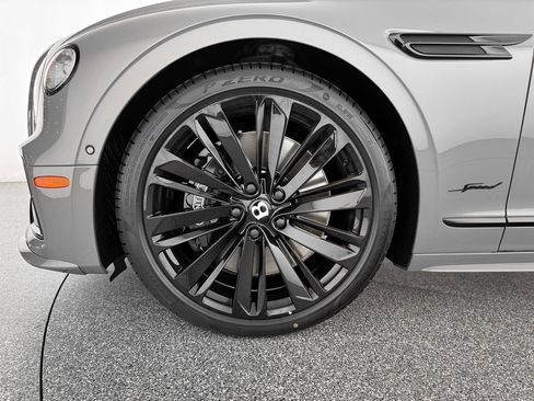 Used 2025 Bentley Flying Spur Plug-In Hybrid AWD/4WD image 38