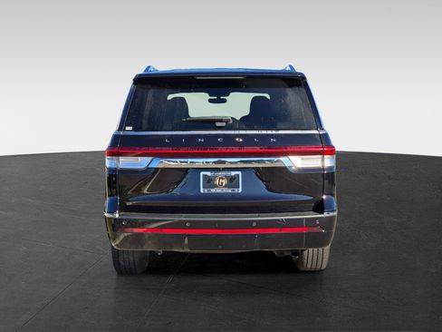 Used 2024 Lincoln Navigator Reserve image 6