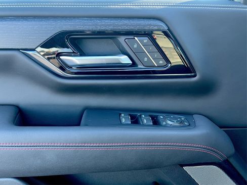 Used 2025 GMC Yukon XL AT4 Ultimate image 20