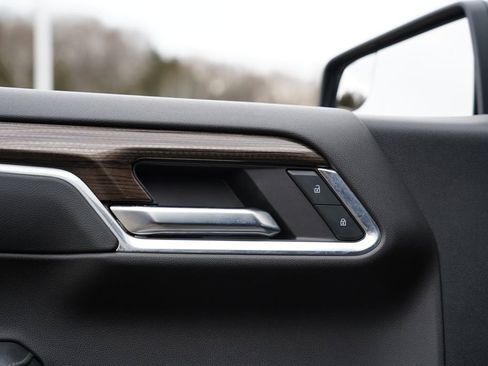 Used 2023 Chevrolet Silverado 1500 RST image 17