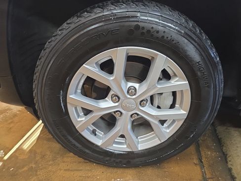 Used 2023 Jeep Grand Cherokee Limited RWD image 29