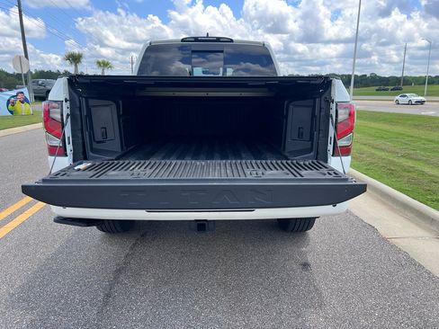 Used 2024 Nissan Titan Platinum Reserve w/ Moonroof Package AWD/4WD image 8