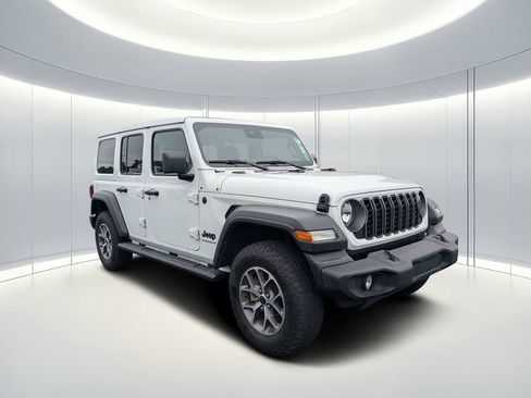 Used 2024 Jeep Wrangler Unlimited Sport AWD/4WD image 1