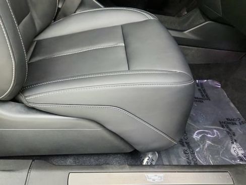 Used 2025 Cadillac Optiq Sport 1 AWD/4WD image 36