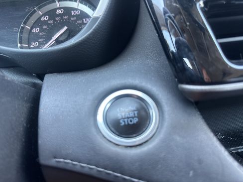 Used 2020 Toyota Highlander XLE AWD/4WD image 26