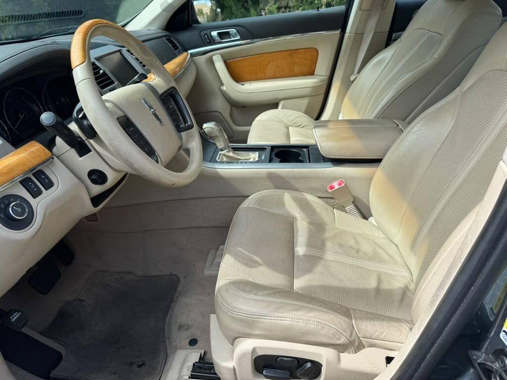 Used 2010 Lincoln MKS AWD image 9