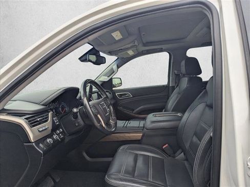 Used 2020 GMC Yukon XL Denali w/ Denali Ultimate Package AWD/4WD image 12