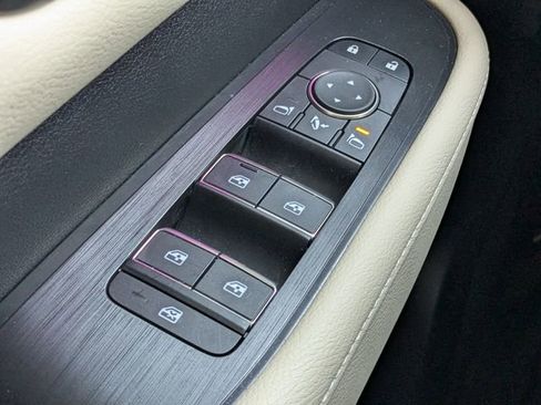 Used 2025 Nissan Armada Platinum w/ Convenience Package image 22