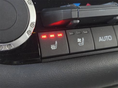 Used 2024 Toyota Sequoia Platinum image 30