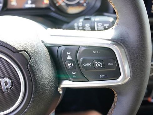 Used 2024 Jeep Wrangler Sahara image 27