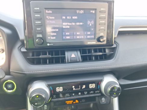 Used 2021 Toyota RAV4 XLE image 28