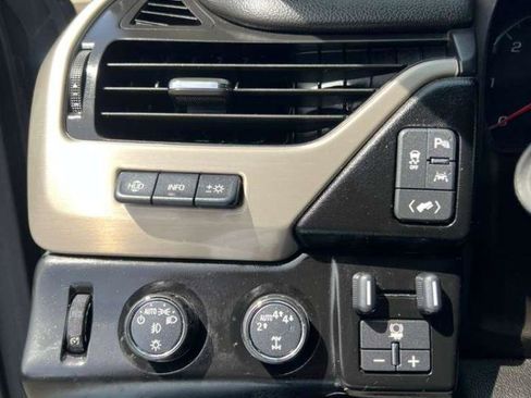 Used 2017 GMC Yukon Denali AWD/4WD image 17